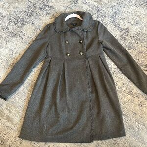 Adorable Babydoll light coat size medium.